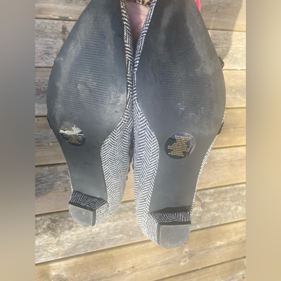 Joe Fresh - 9 - Pointed black and white flats - Picture 4 of 4